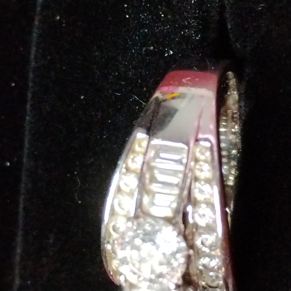 Diamonique 3 Stone Platinum Clad Diamonique Ring Size 9 - Picture 5 of 8